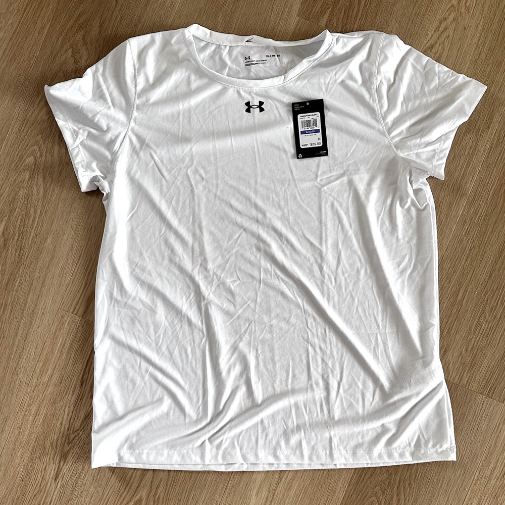 NWT Under Armour tee